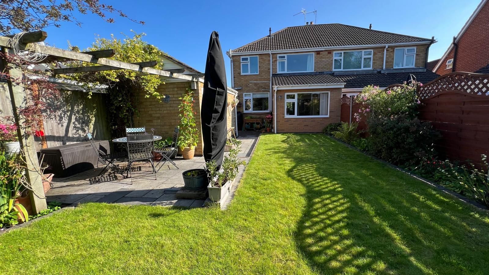 3 bedroom semi-detached house Sold in Coventry - Photograph 2.