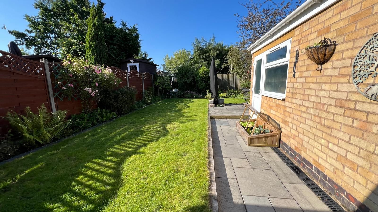 3 bedroom semi-detached house Sold in Coventry - Photograph 21.