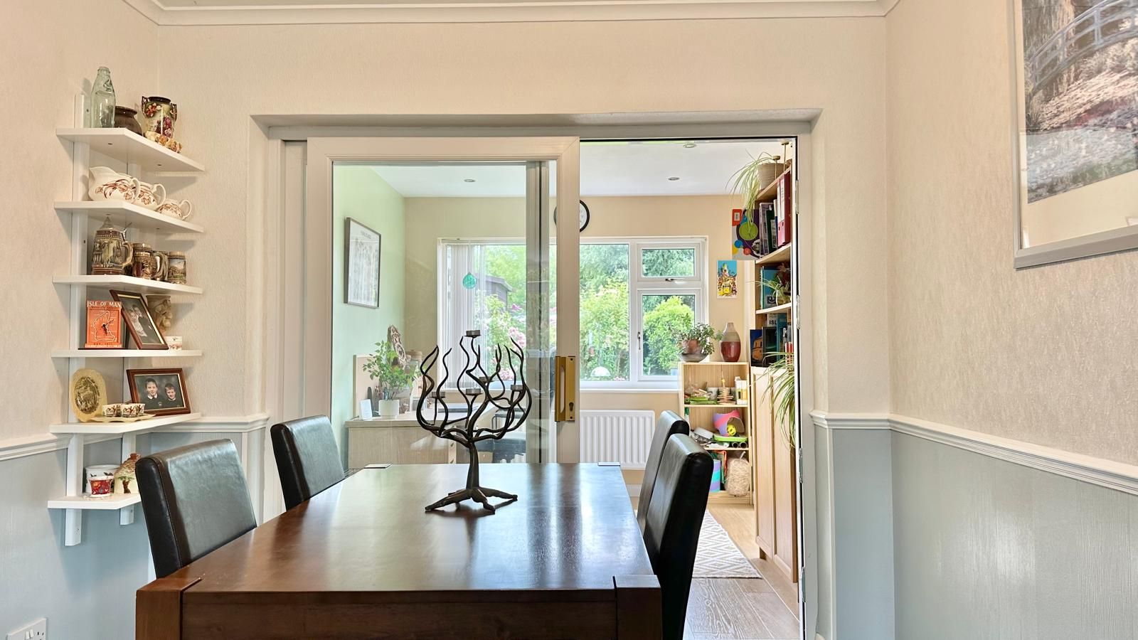 3 bedroom semi-detached house Sold in Coventry - Photograph 5.