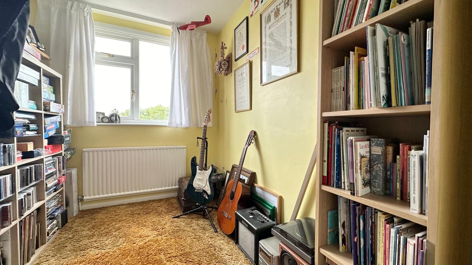 3 bedroom semi-detached house Sold in Coventry - Photograph 13.