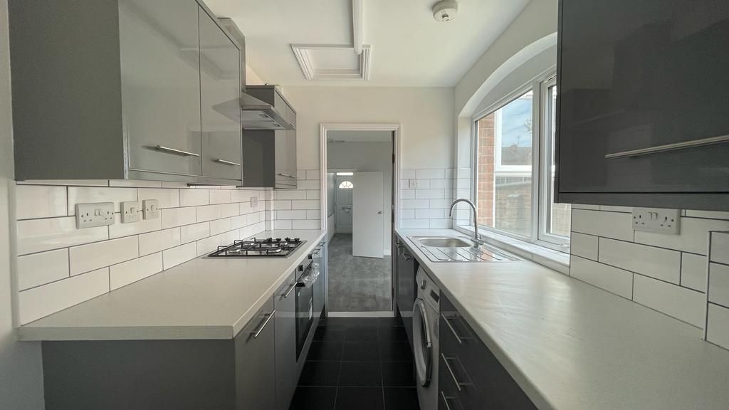 3 bedroom mid terraced house Let in Coventry - Kitchen.