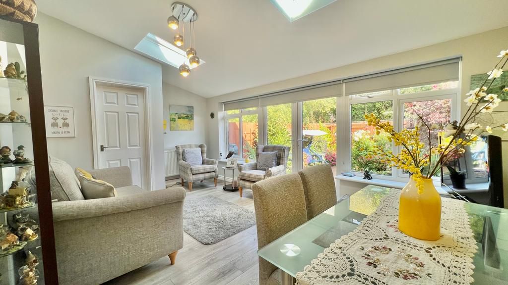 3 bedroom mid terraced house Sold in Coventry - Photograph 2.