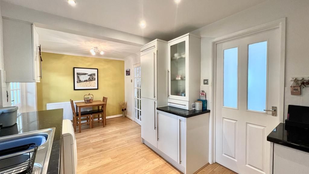 3 bedroom mid terraced house Sold in Coventry - Photograph 8.