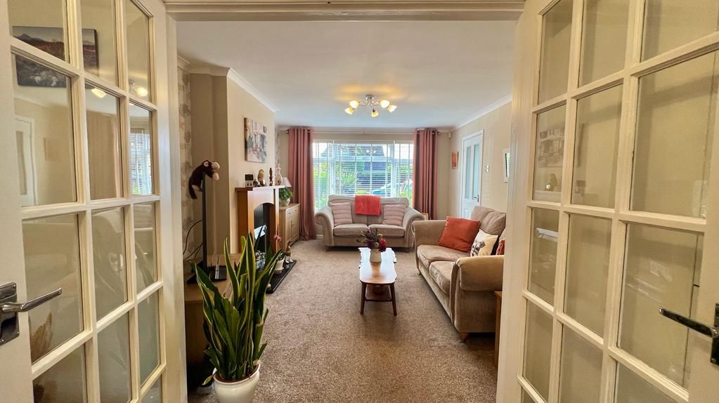 3 bedroom mid terraced house Sold in Coventry - Photograph 5.