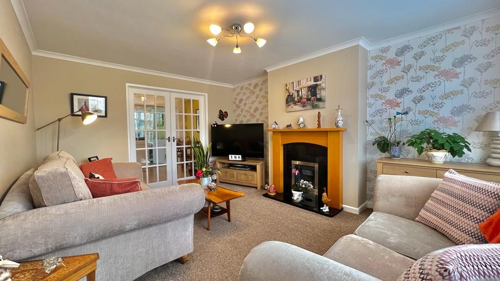 3 bedroom mid terraced house Sold in Coventry - Photograph 4.