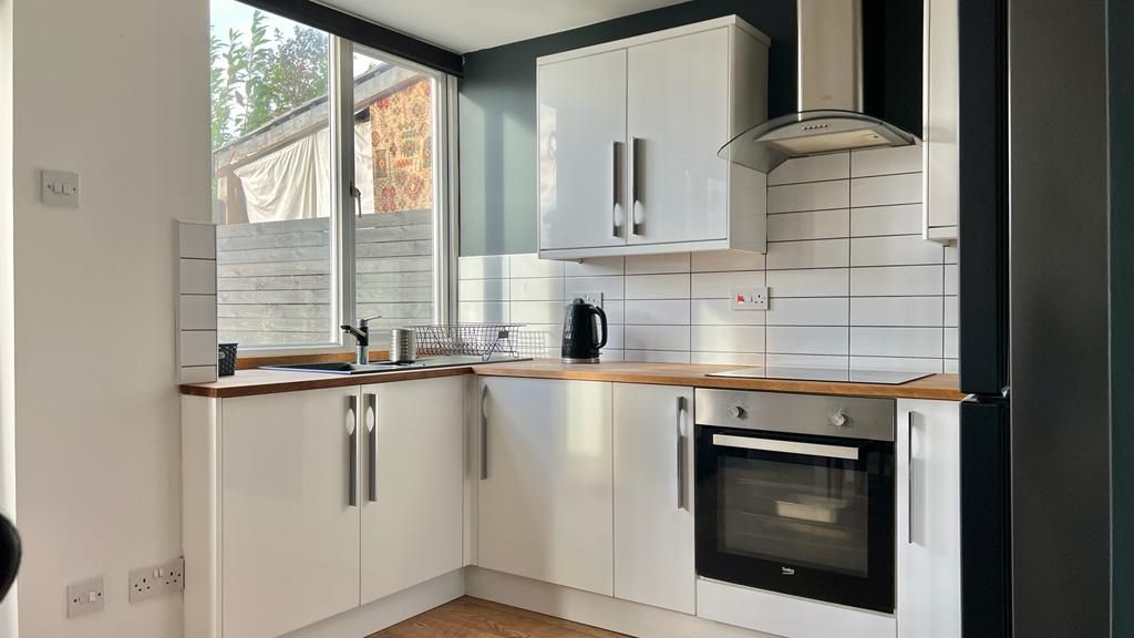2 bedroom mid terraced house Sold in Coventry - Photograph 7.