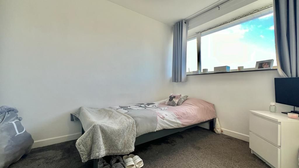 2 bedroom mid terraced house Sold in Coventry - Photograph 10.
