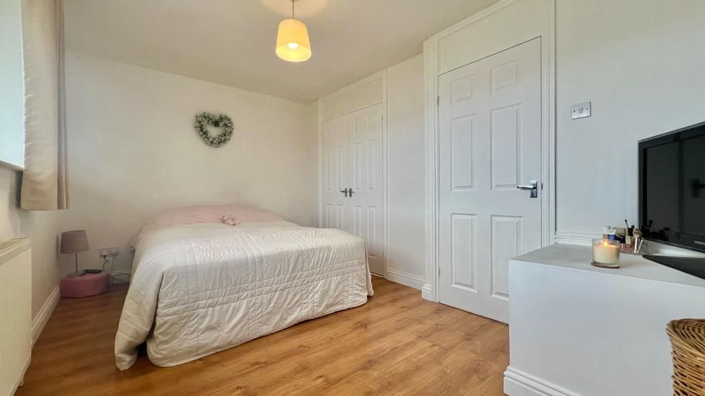 2 bedroom mid terraced house Sold in Coventry - Photograph 8.