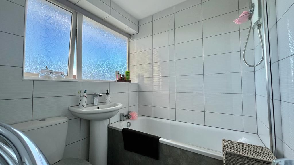 2 bedroom mid terraced house Sold in Coventry - Photograph 9.
