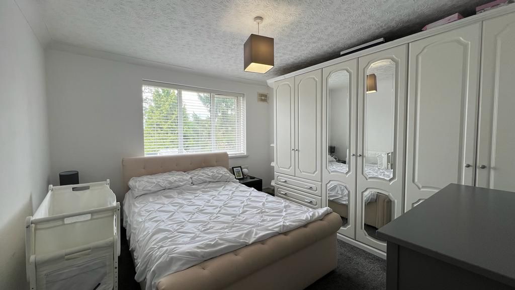 3 bedroom mid terraced house Sold in Coventry - Photograph 10.