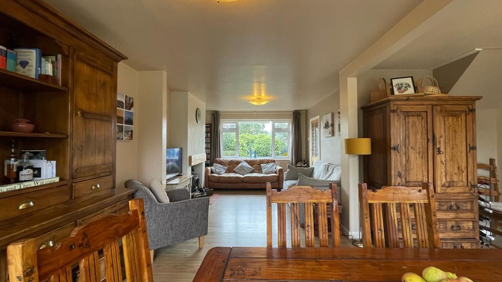 4 bedroom end terraced house Sold in Coventry - Dining room.