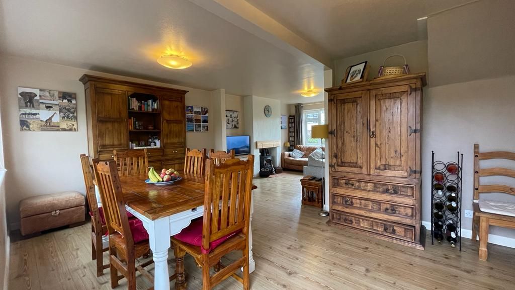 4 bedroom end terraced house Sold in Coventry - Dining room.