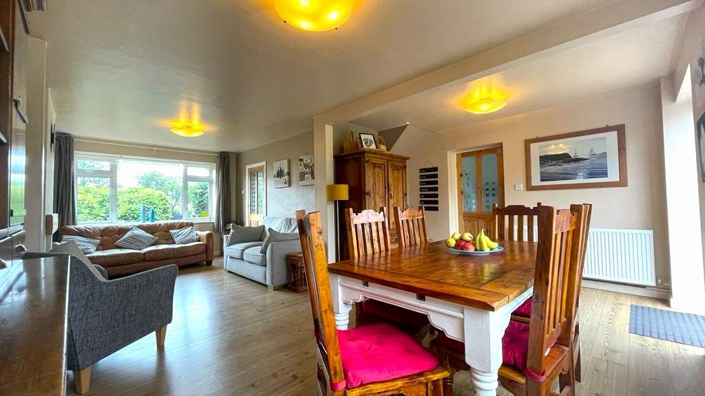 4 bedroom end terraced house Sold in Coventry - Dining room/Lounge.