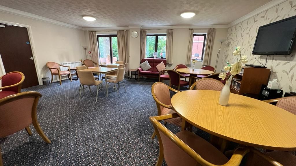 2 bedroom apartment flat/apartment Sold in Coventry - Photograph 7.