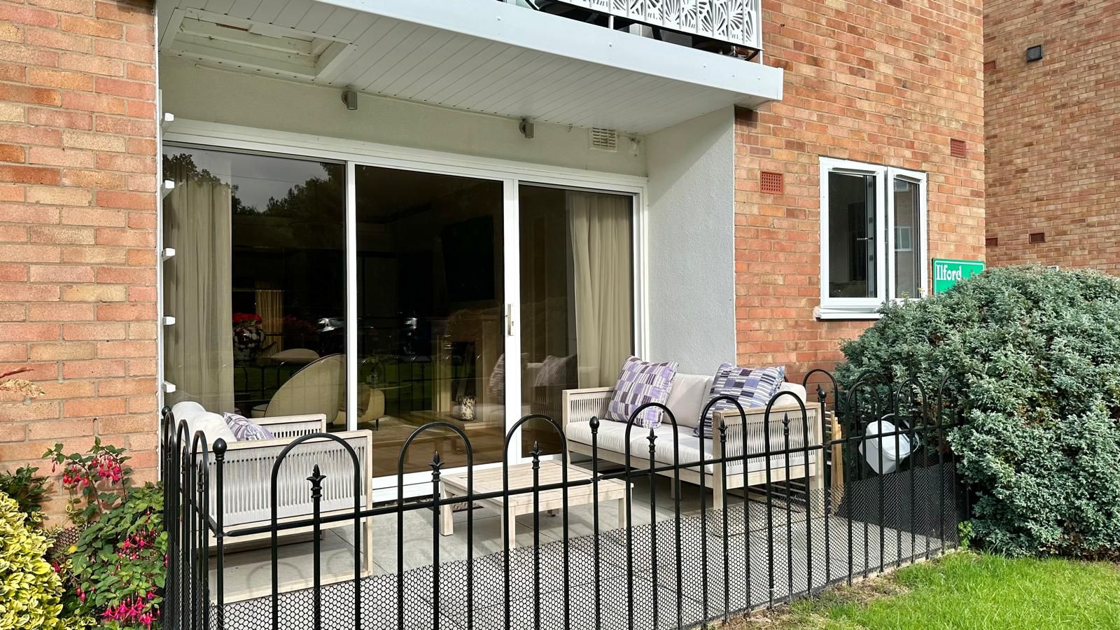 2 bedroom apartment flat/apartment Sold in Coventry - Photograph 7.