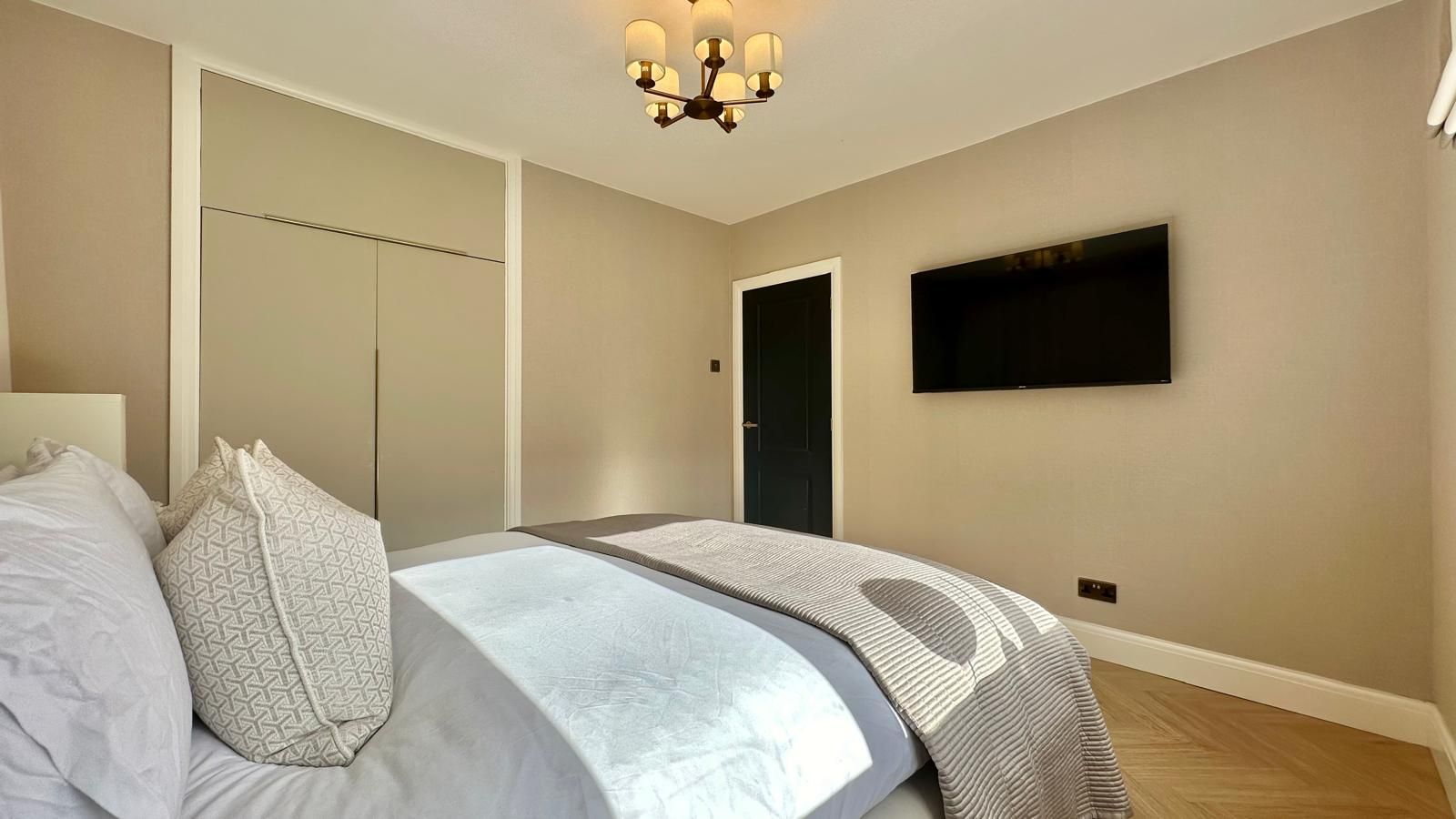 2 bedroom apartment flat/apartment Sold in Coventry - Photograph 12.