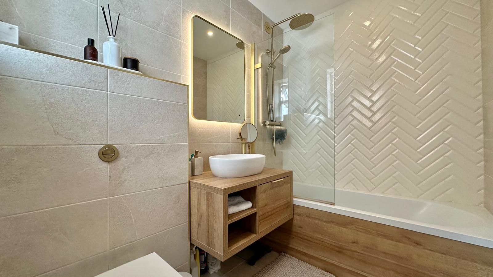 2 bedroom apartment flat/apartment Sold in Coventry - Photograph 14.