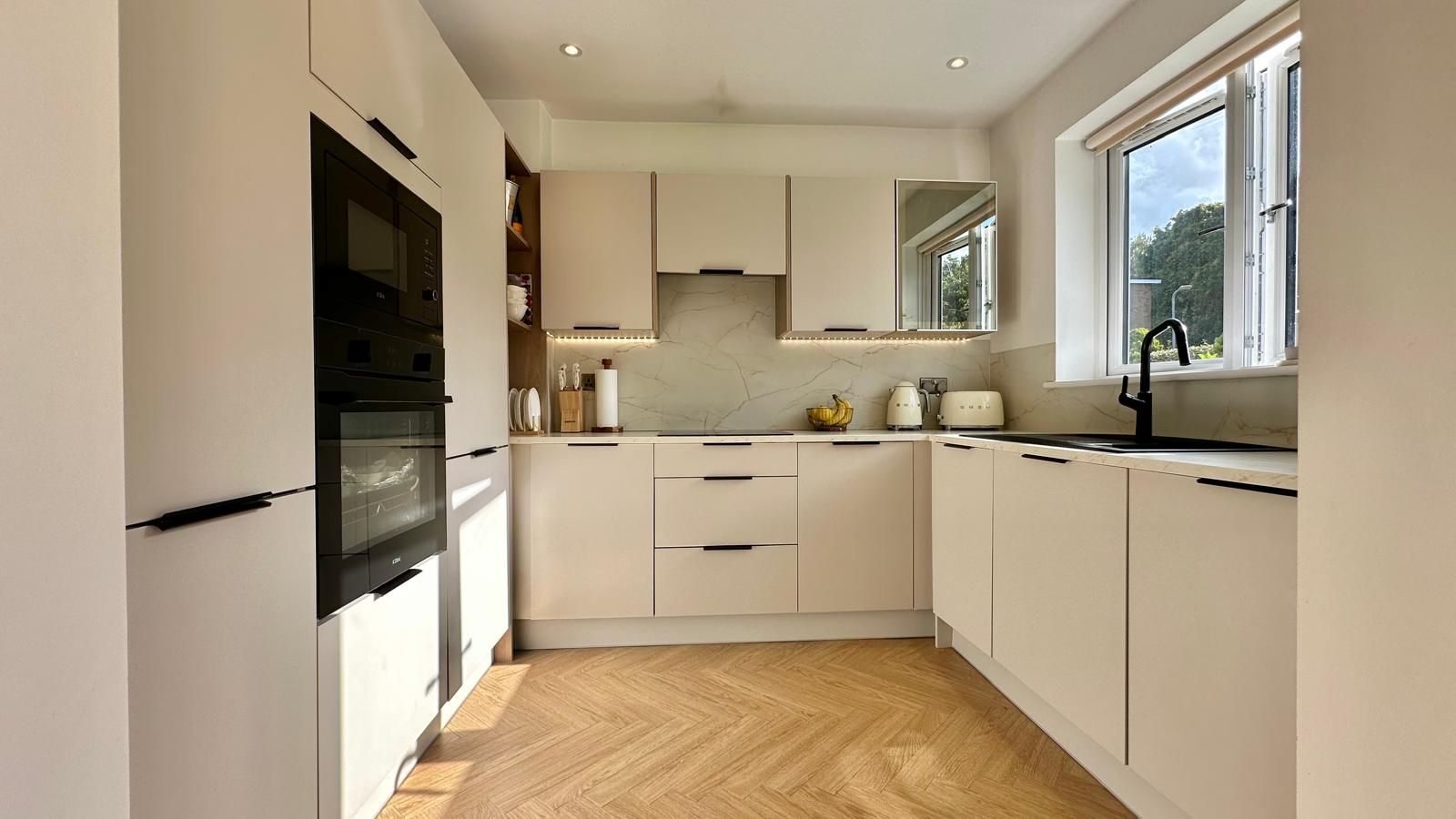 2 bedroom apartment flat/apartment Sold in Coventry - Photograph 9.