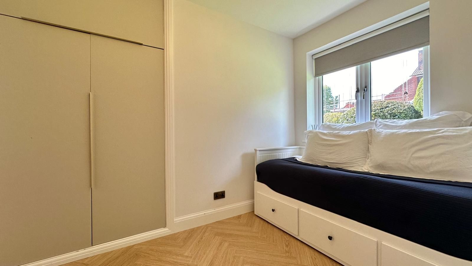 2 bedroom apartment flat/apartment Sold in Coventry - Photograph 16.