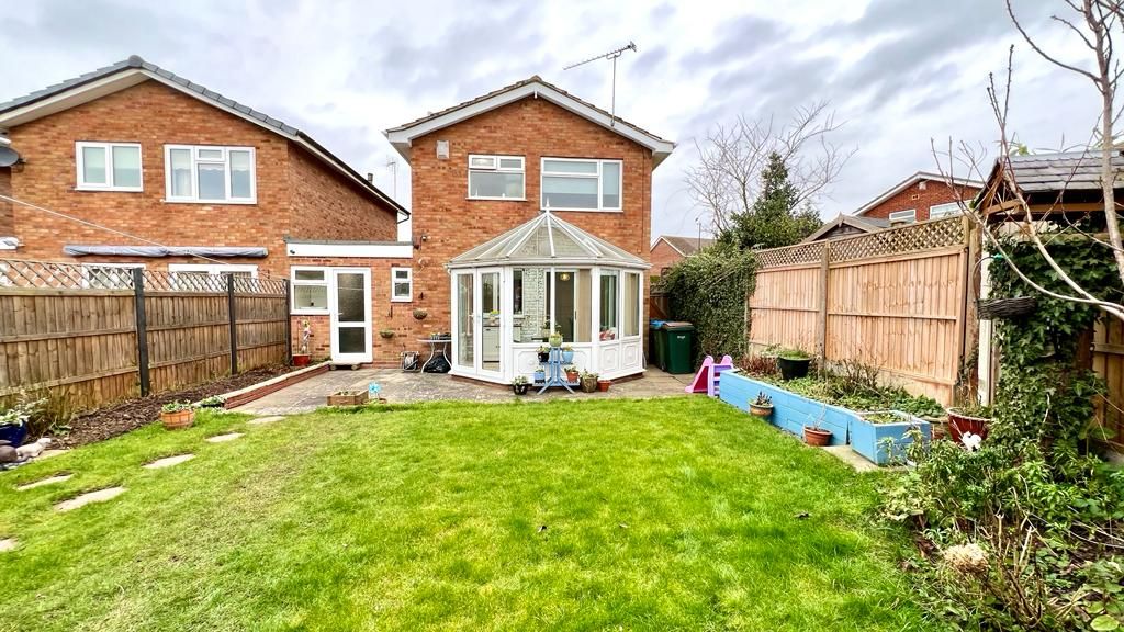 3 bedroom link detached house Sold in Coventry - Photograph 3.
