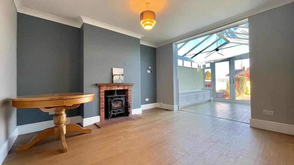 4 bedroom mid terraced house Sold in Coventry - Photograph 3.
