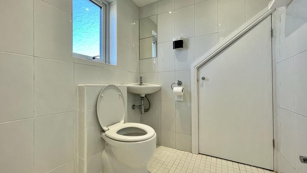 4 bedroom mid terraced house Sold in Coventry - Photograph 22.
