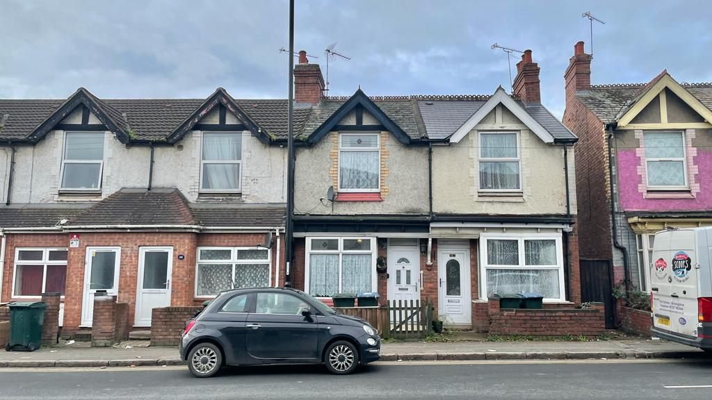 3 bedroom mid terraced house Sold in Coventry - Photograph 17.