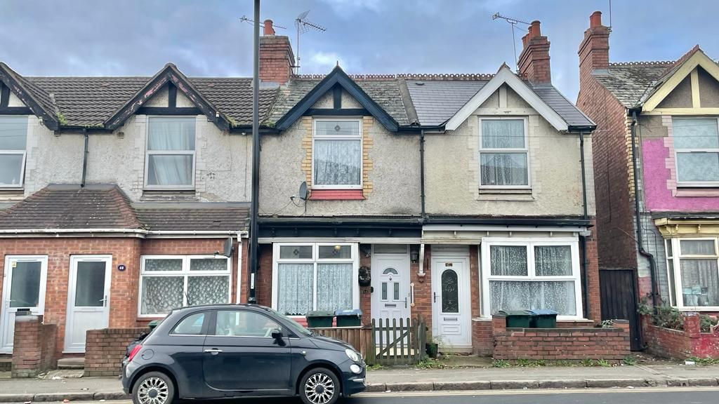 3 bedroom mid terraced house Sold in Coventry - Photograph 1.