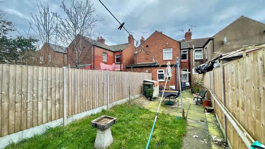 3 bedroom mid terraced house Sold in Coventry - Photograph 16.