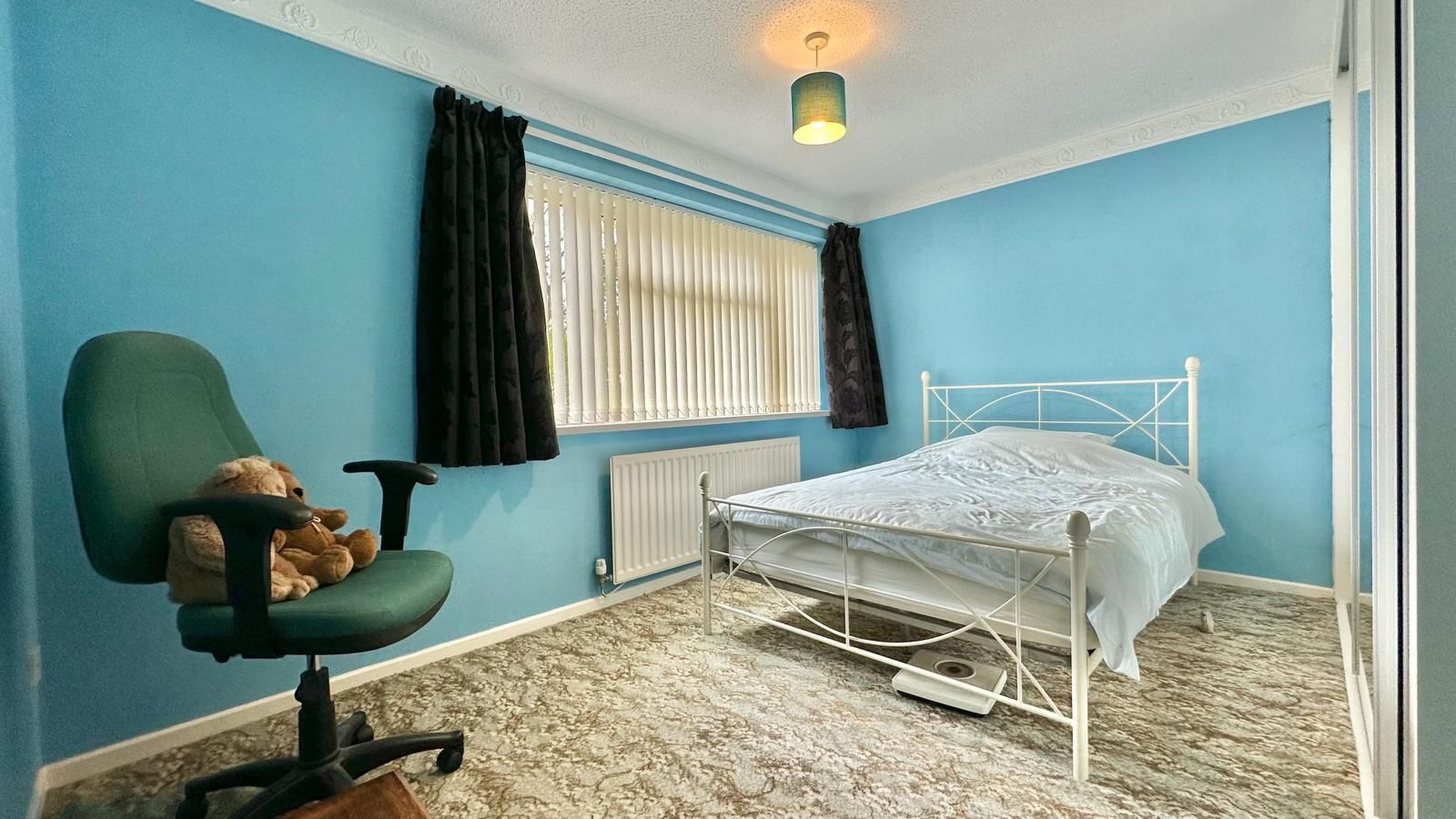 4 bedroom detached house Sold in Coventry - Photograph 10.