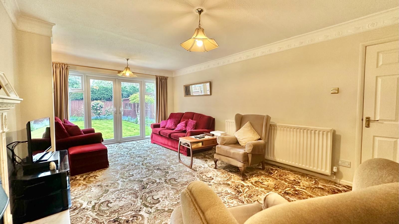 4 bedroom detached house Sold in Coventry - Photograph 7.