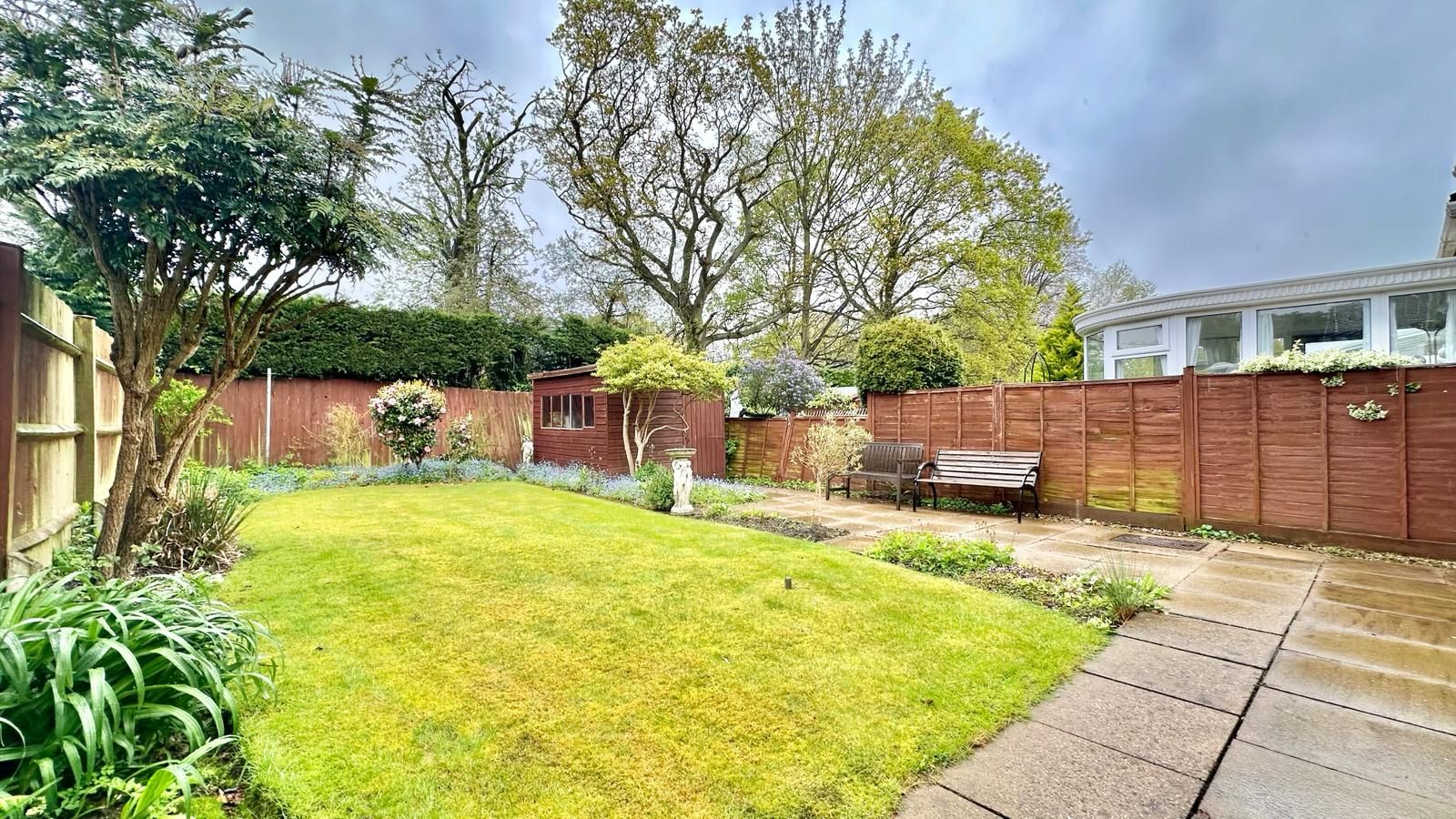 4 bedroom detached house Sold in Coventry - Photograph 15.