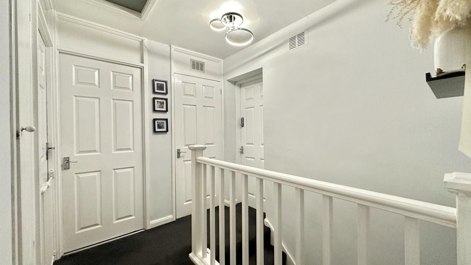 4 bedroom semi-detached house Sold in Coventry - Photograph 21.