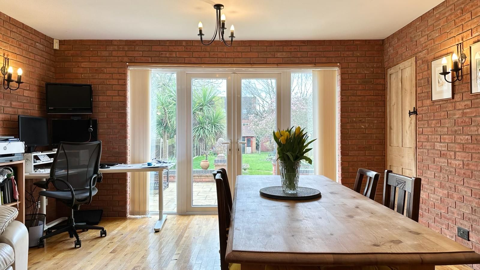 3 bedroom semi-detached house Sold in Coventry - Photograph 10.