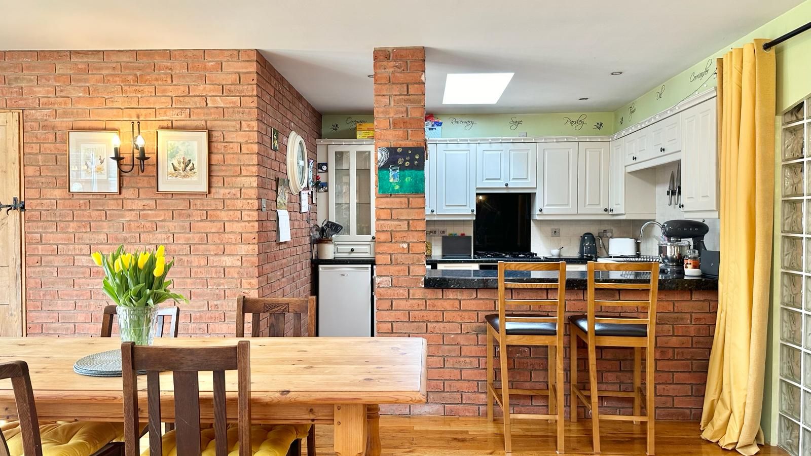 3 bedroom semi-detached house Sold in Coventry - Photograph 9.