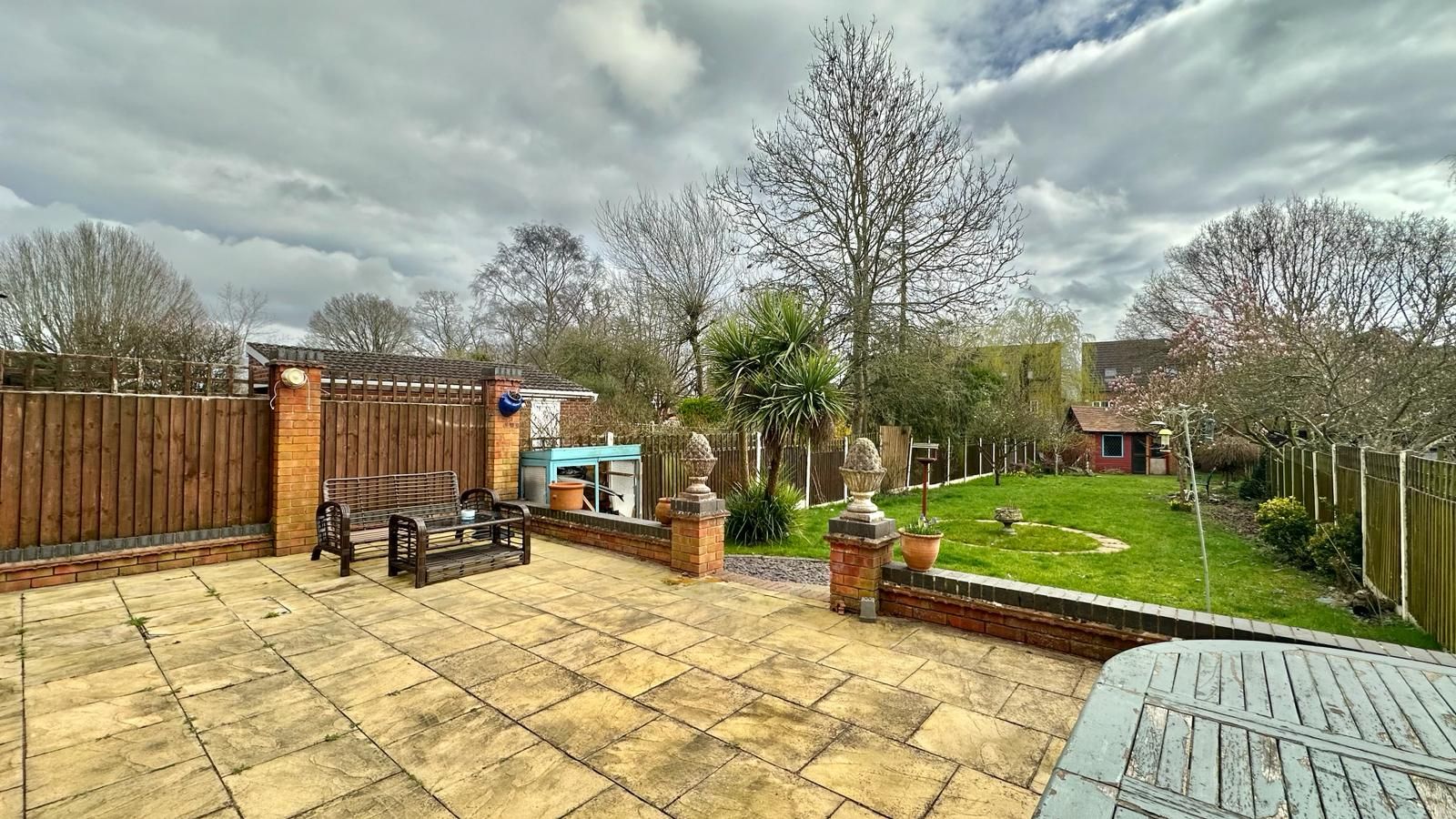 3 bedroom semi-detached house Sold in Coventry - Photograph 23.