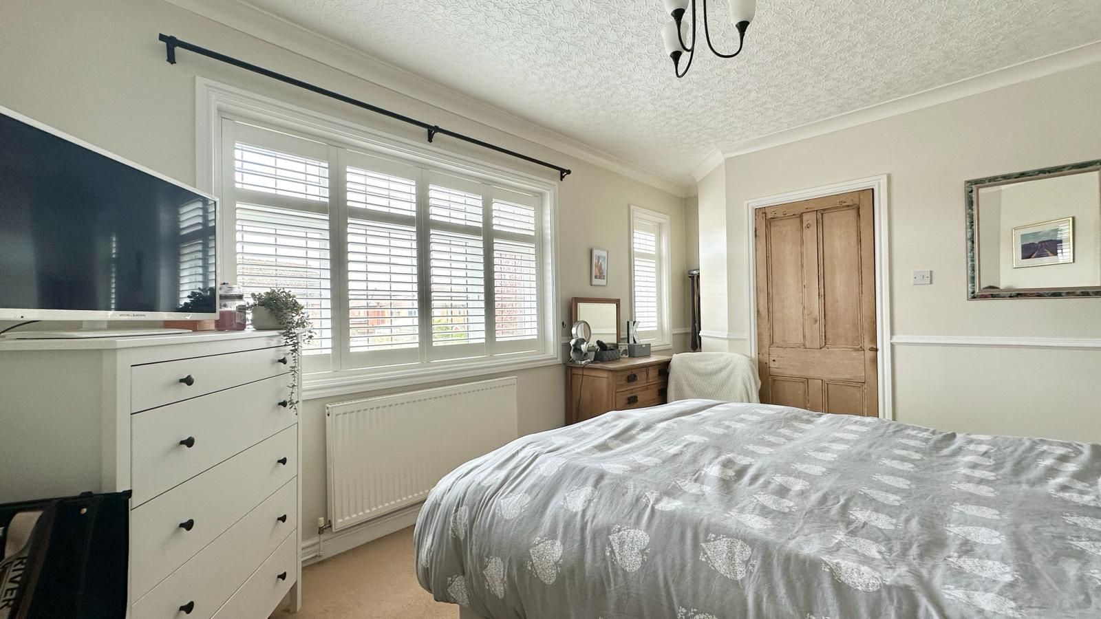 3 bedroom semi-detached house Sold in Coventry - Photograph 14.