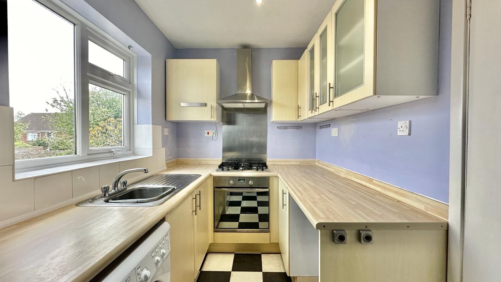 2 bedroom apartment flat/apartment Sold in Coventry - Photograph 5.