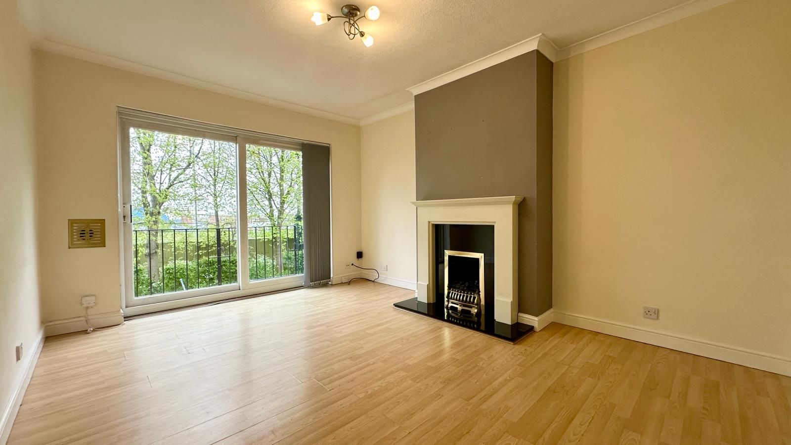 2 bedroom apartment flat/apartment Sold in Coventry - Photograph 2.