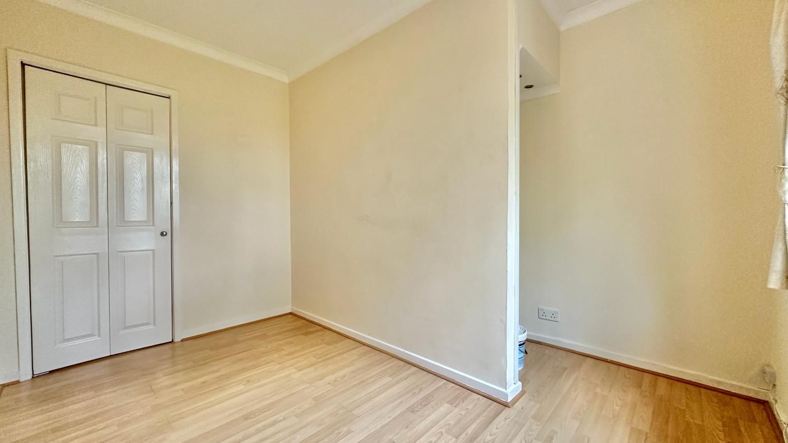 2 bedroom apartment flat/apartment Sold in Coventry - Photograph 6.