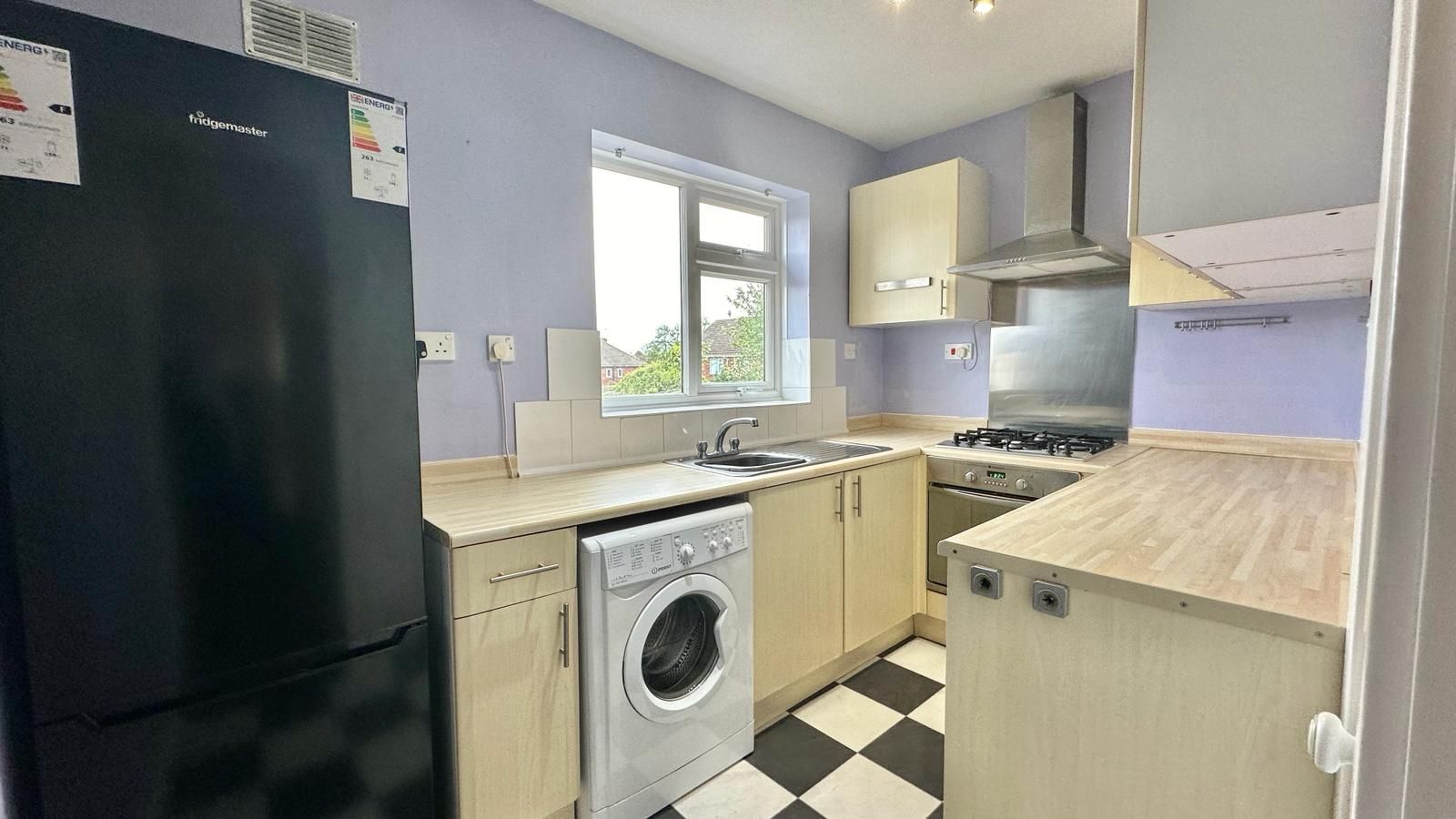 2 bedroom apartment flat/apartment Sold in Coventry - Photograph 8.