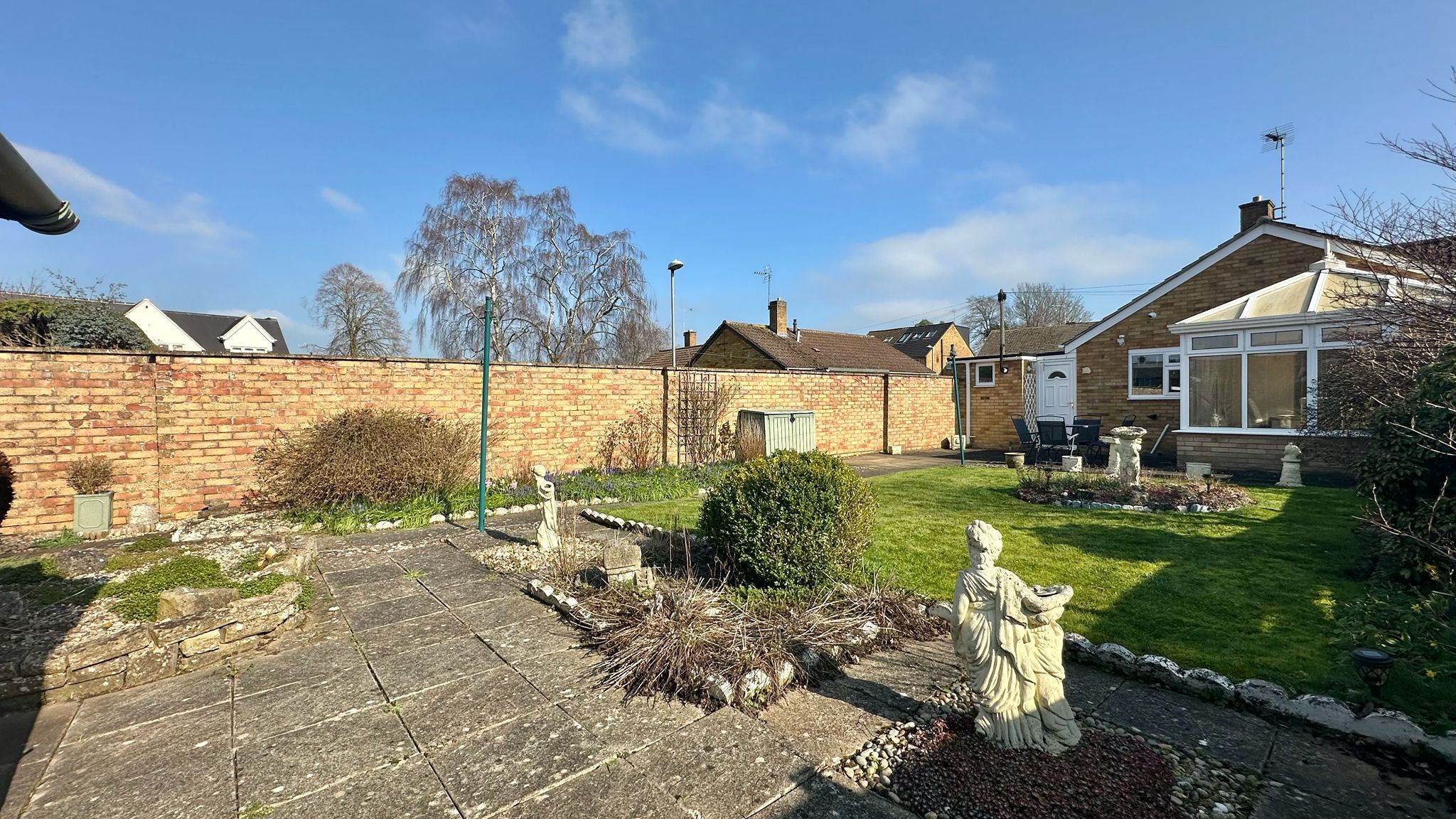 2 bedroom semi-detached bungalow For Sale in Coventry - Photograph 21.