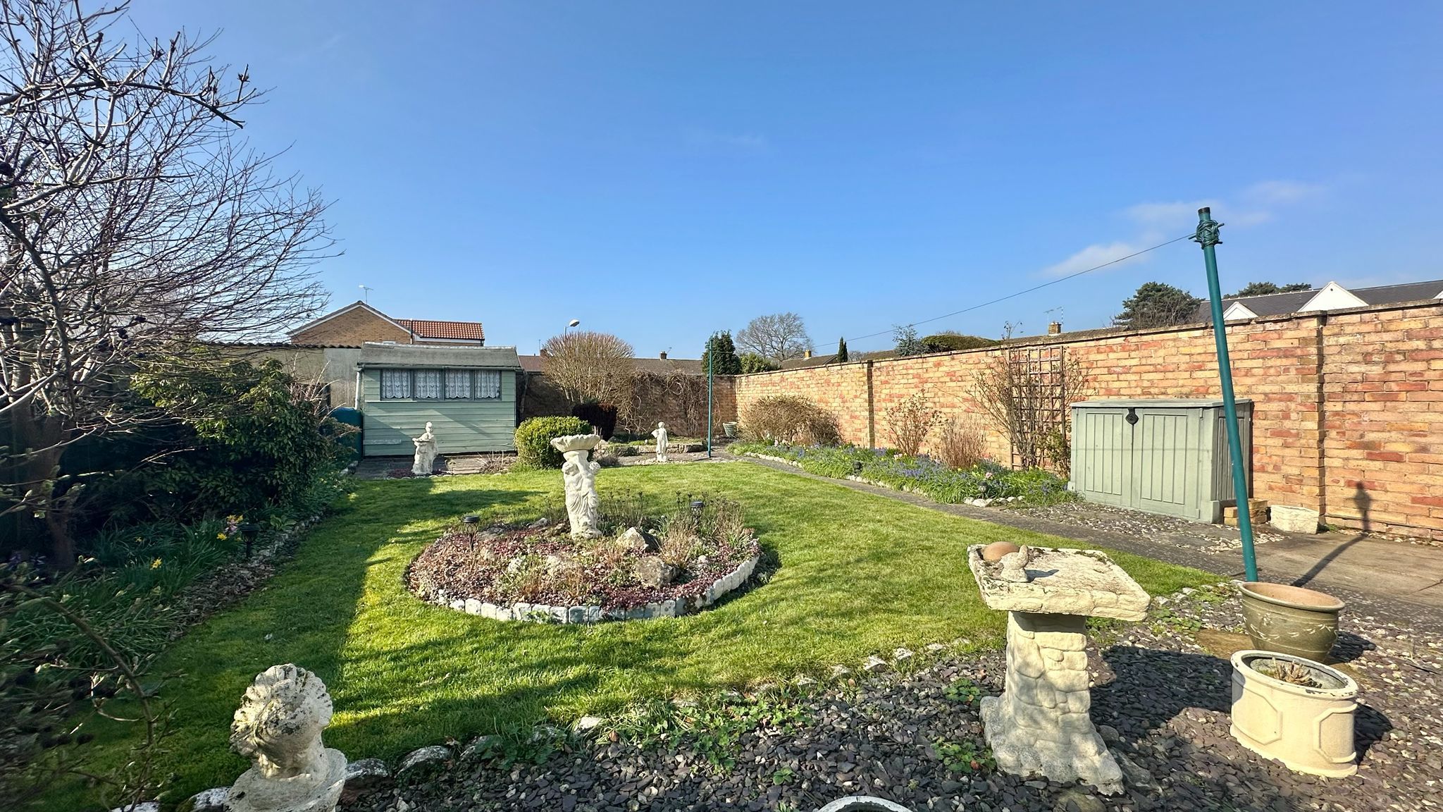 2 bedroom semi-detached bungalow For Sale in Coventry - Photograph 20.