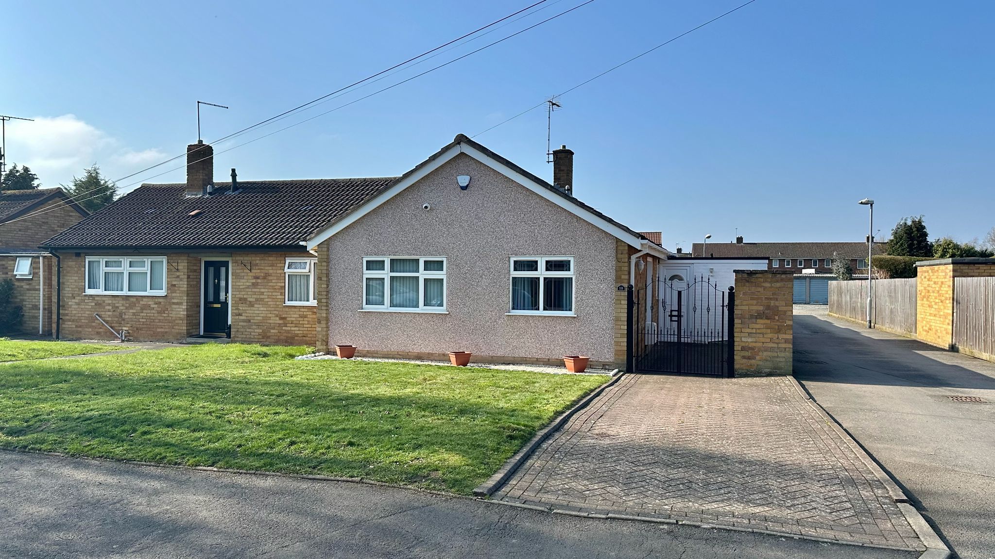 2 bedroom semi-detached bungalow For Sale in Coventry - Property photograph.
