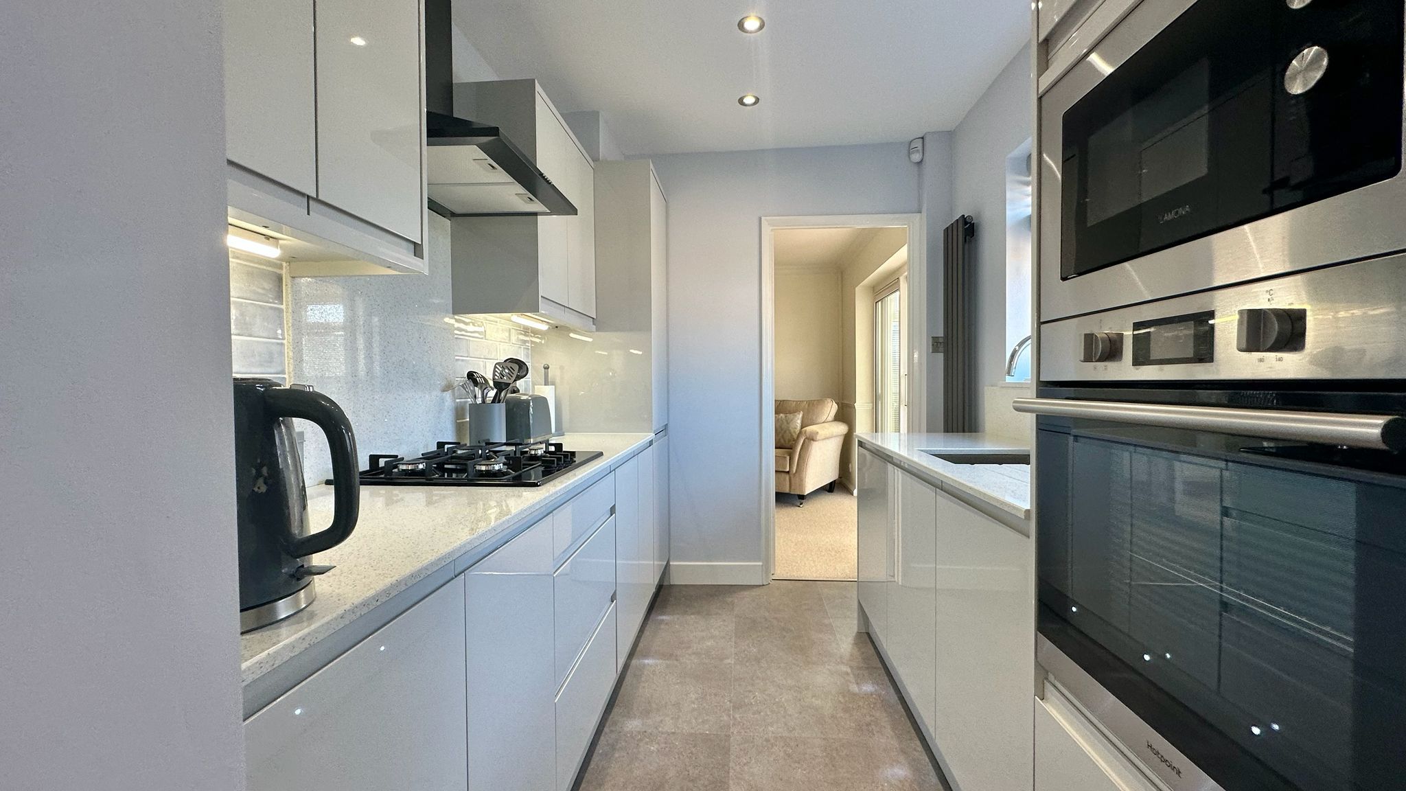 2 bedroom semi-detached bungalow For Sale in Coventry - Photograph 5.