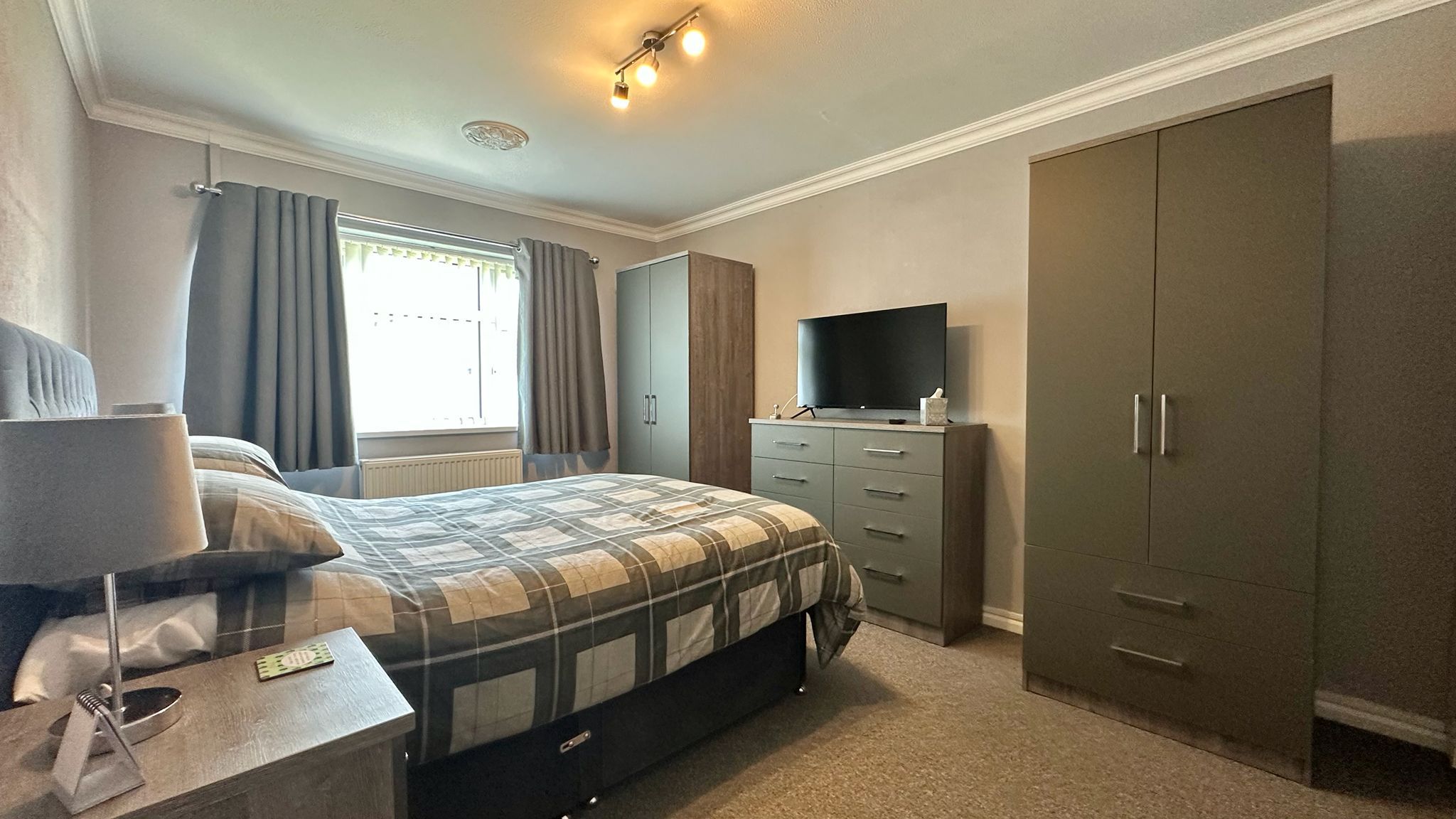 2 bedroom semi-detached bungalow For Sale in Coventry - Photograph 11.