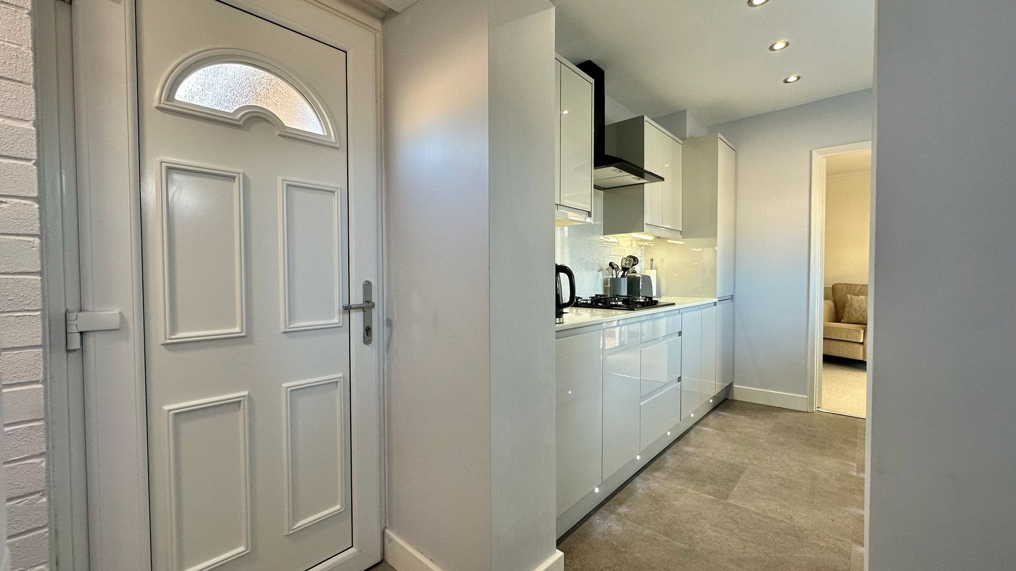 2 bedroom semi-detached bungalow For Sale in Coventry - Photograph 18.