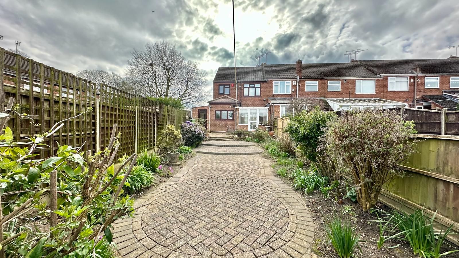 3 bedroom end terraced house Sold in Coventry - Photograph 14.
