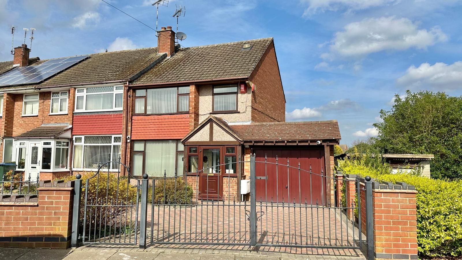 3 bedroom end terraced house Sold in Coventry - Photograph 1.