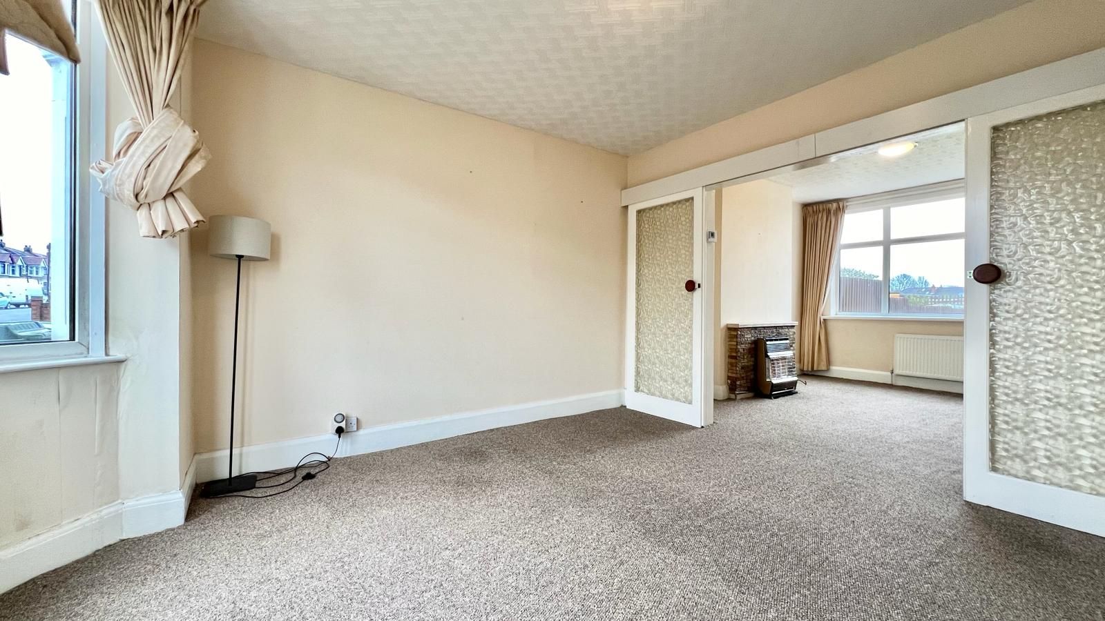 3 bedroom mid terraced house Sold in Coventry - Photograph 2.